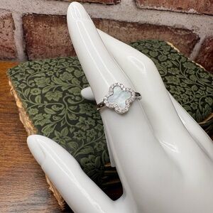 Size 7 - Mother of Pearl & 0.23 CTW Moissanite Clover Ring 925 Sterling Silver
